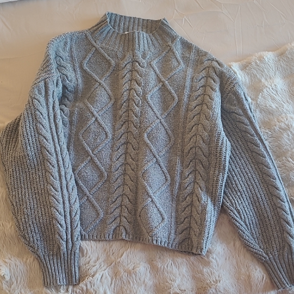 Old Navy Gray Cable Knit Women's Sweater